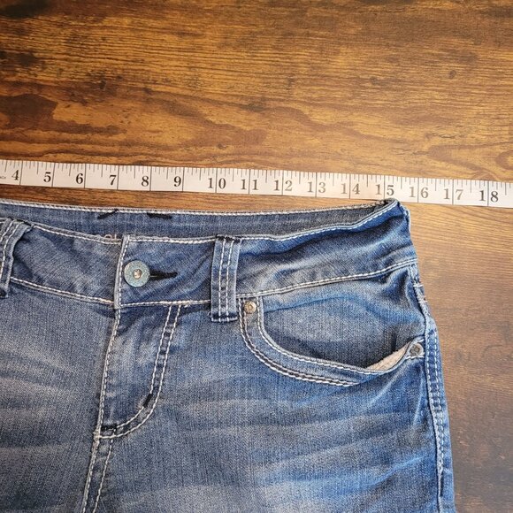 Maurices Jeans Womens 8 Low Rise Capri Thick Stitch Detail Medium Light Wash - Picture 5 of 10